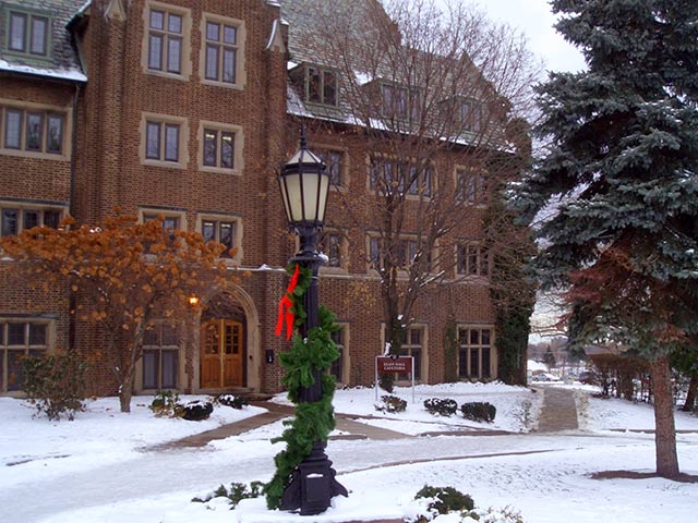 冬のキャンパス - Mercyhurst College