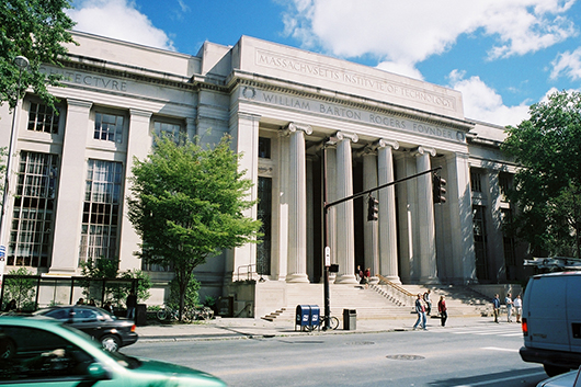 留学講演会中の栄陽子