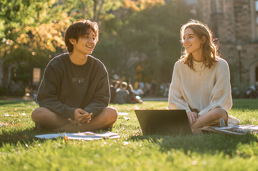 マサチューセッツ工科大学（MIT）のメインエントランス